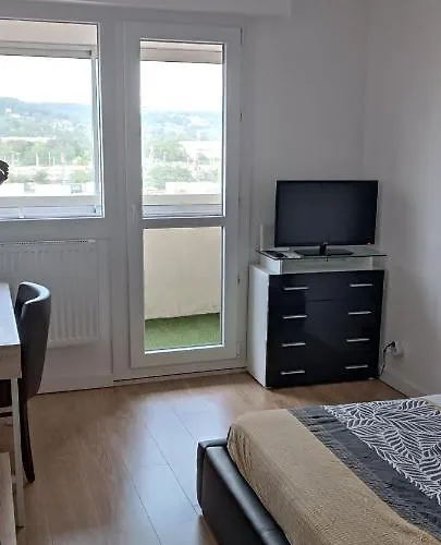 Chambre Prive Avec Loggia Chez L\'Habitant
